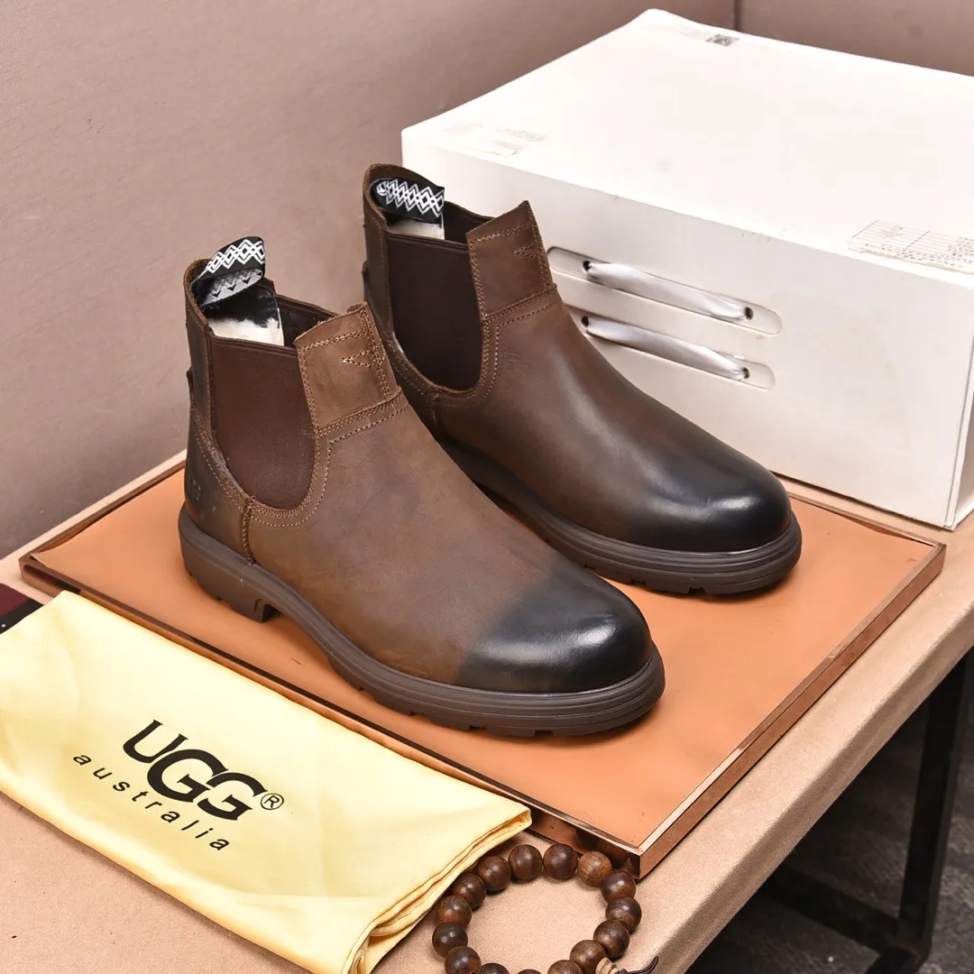 Men's shoes 💰640 (full genuine wool lining, 10% off for fake ones) Please pay attention to the quality of the original item and compare the thickness of the wool 🏮🏮 Popular UGG men's shoes from Australia's warm luxury brand, the official website is synchronized, Beckham men's style..., made of imported first-layer waxed cowhide, waxed toe cap, Australian real wool velvet lining Carefully sewn...Imported rubber Martin boots outsole (comfortable, soft and wear-resistant). I really like the quality..Exquisite workmanship. You can't put it down at first sight. Size 39-44